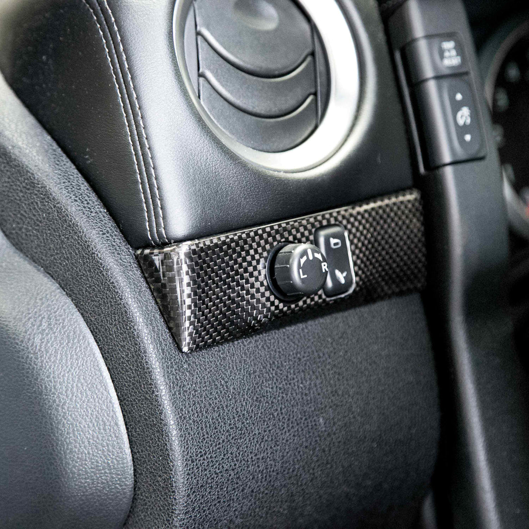 Seibon Carbon fiber interior trim set for 2009-2016 Nissan GT-R (6-Piece Set) - image 5