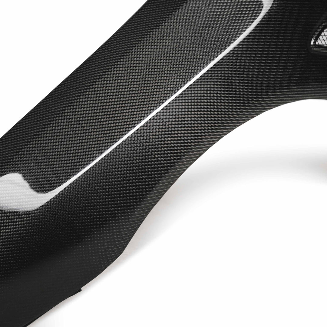 Seibon Carbon fiber fenders for 2008 -2015 Mitsubishi Lancer EVO X (10mm Wider) - image 4