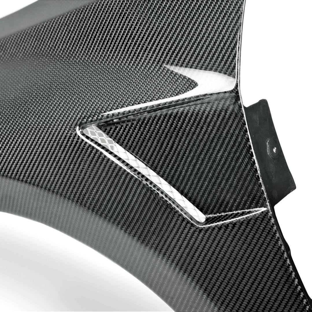 Seibon Carbon Fiber fenders for 2015-2017 Volkswagen Golf / GTI / R (10mm Wider) - image 4
