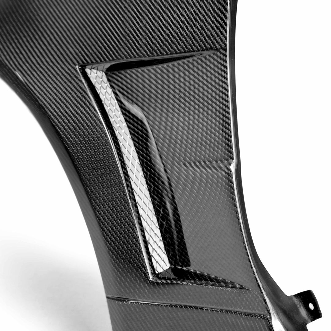 Seibon NSW-Style Carbon Fiber fenders for 1999-2001 Nissan Skyline R34 GT-R (10mm Wider) - image 4