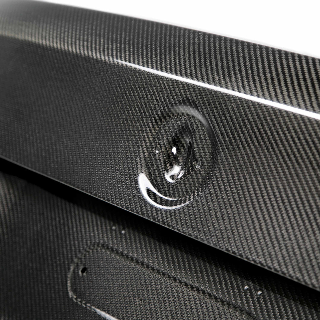 Seibon OEM-Style Carbon Fiber trunk lid for 2011-2016 5-series and 2013-2016 M5 - image 4